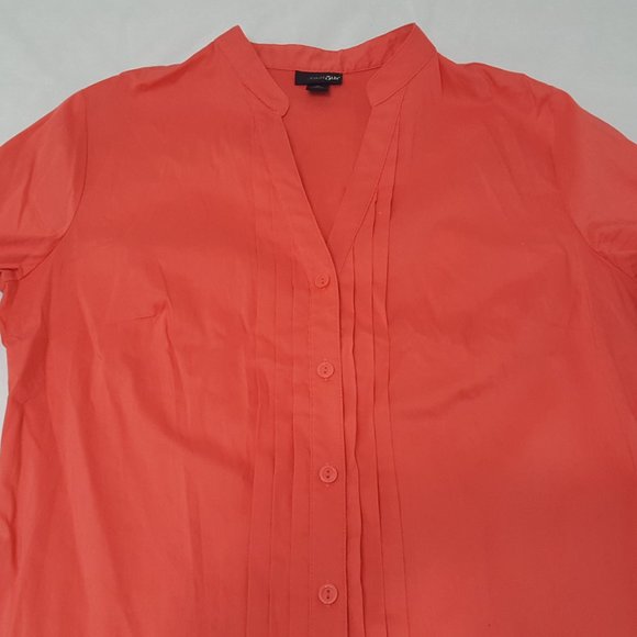 East 5th Women´s Coral Button Up Top, Size M - Picture 7 of 16